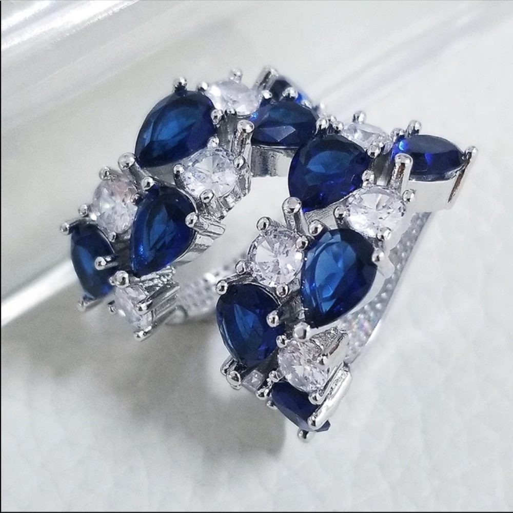 New 925 Silver Beautiful Heart Round Sapphire Earrings - Picture 2 of 3